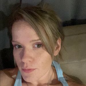 Meet your Posher, Bee